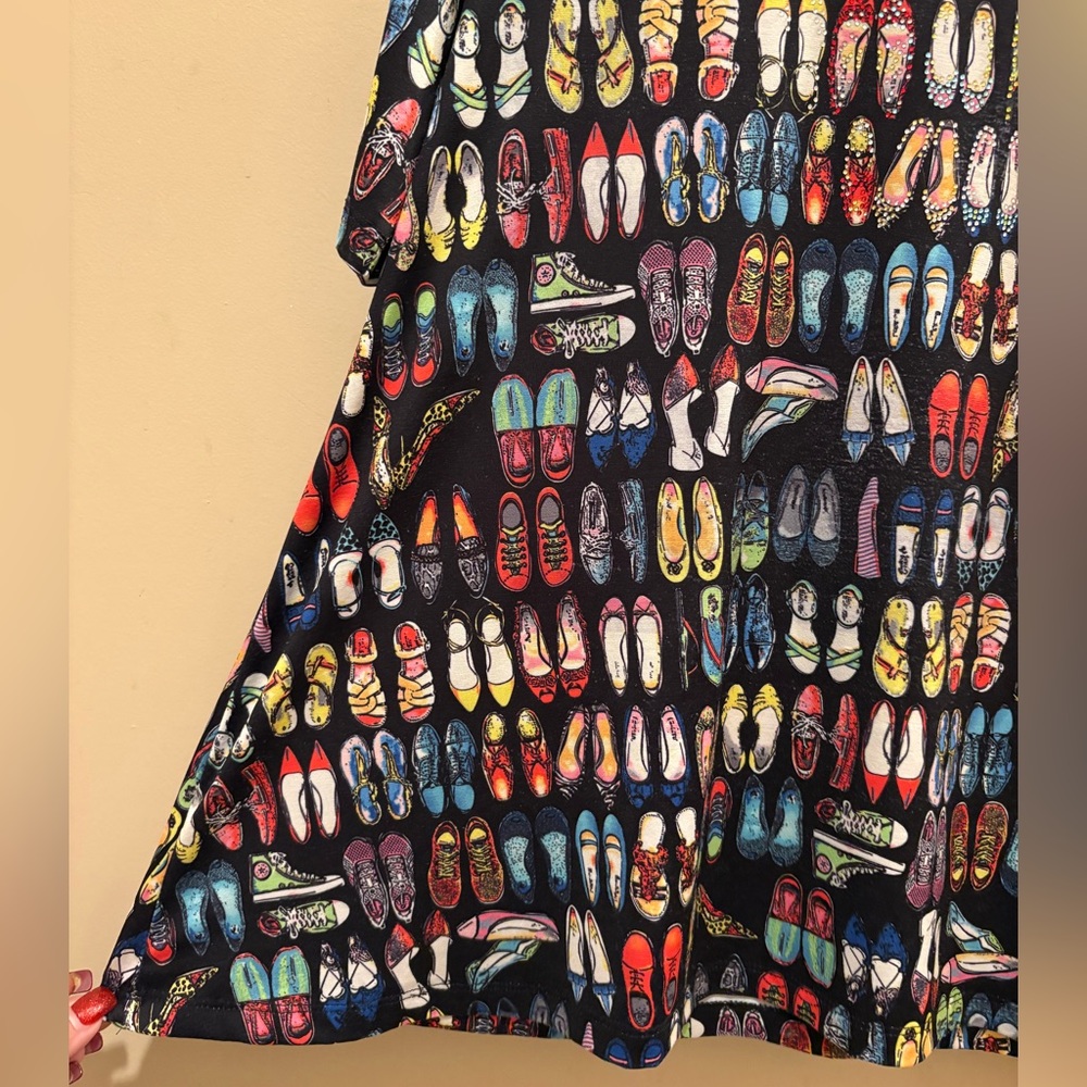 👠🩴👡🥿👠 Multiples Fancy Shoes Swing Tunic Top Women’s Medium - Picture 5 of 9